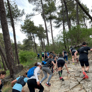 Subida tecnica rocosa de trail running en la sierra de madrid - Trail Running Madrid - Club de Trail en Madrid