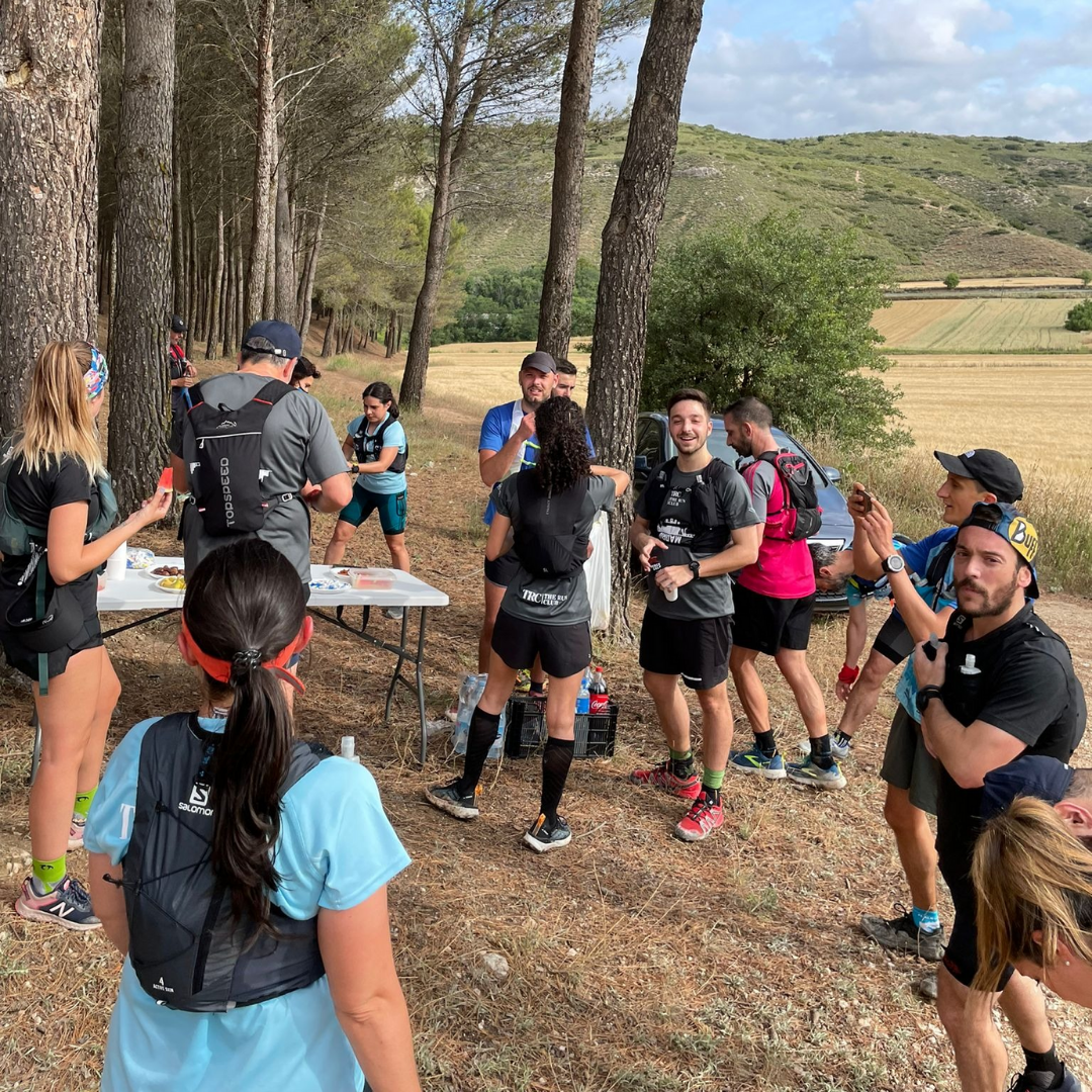 corriendo por montaña y nubes - Trail Running Madrid - Club de Trail en Madrid